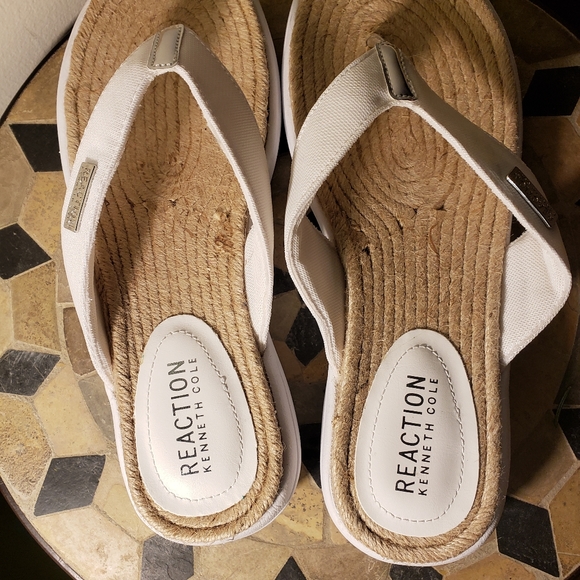 Sandals | Women Kenneth Cole Ready Canvas Thong Sandal White - Picture 7 of 9